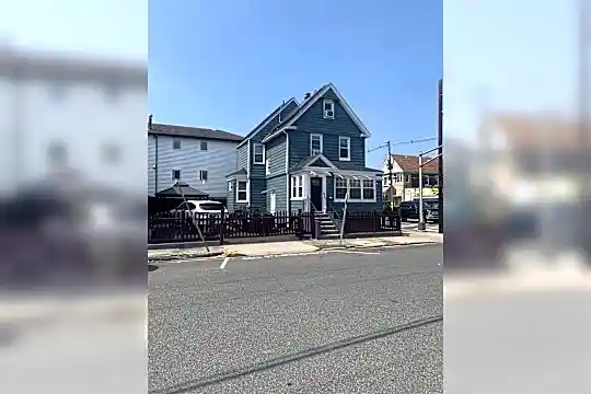219 Clendenny Ave Photo 1