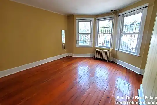 846 Huntington Ave Photo 2
