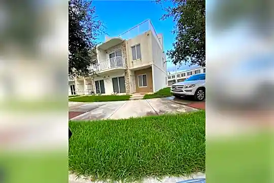 25984 SW 139th Path Photo 2