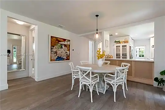 1302 Pizarro St Photo 1