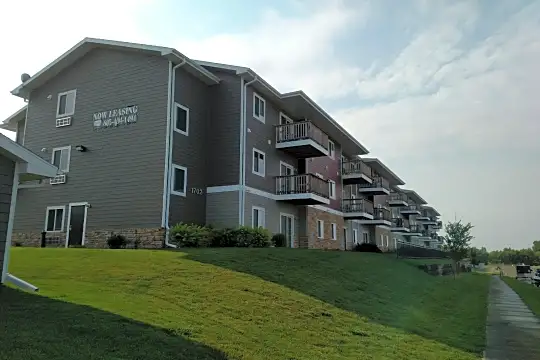 Prairie Vista Apartments Photo 1