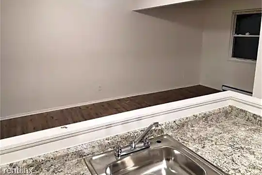 1614 Fillmore Ave Photo 2