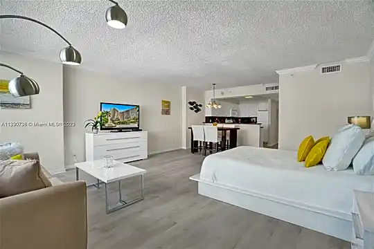 2501 S Ocean Dr #903 Photo 2
