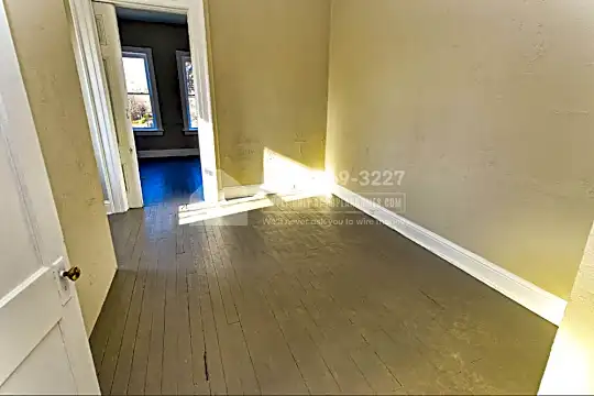 3246 Gravois Avenue Photo 2