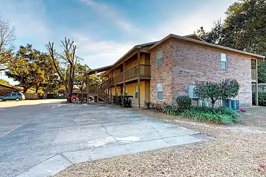 896 Silverwood #3 Photo 2