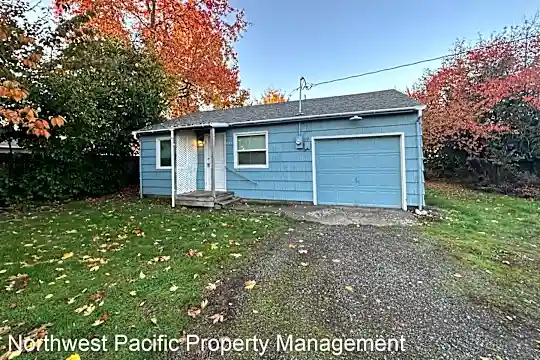 825 Churchdale Ave NE Photo 2