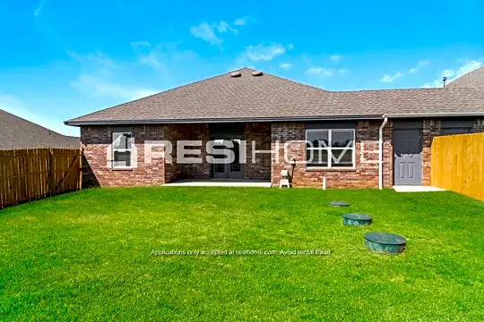 1210BV Lakeview Dr Photo 2