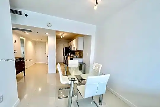 100 Lincoln Rd #1406 Photo 2