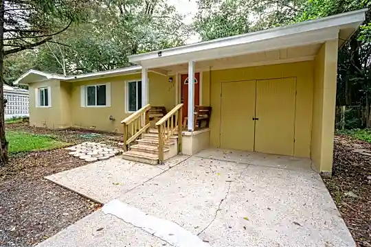 216 Edwards St Photo 2