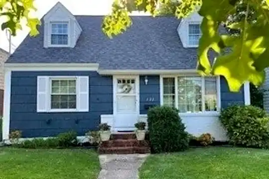 7-22 151st Pl Photo 1