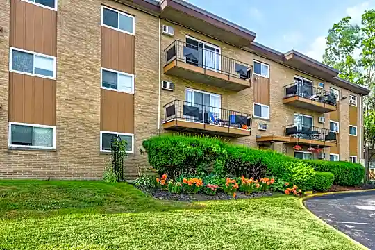 Park House Apartments Photo 2