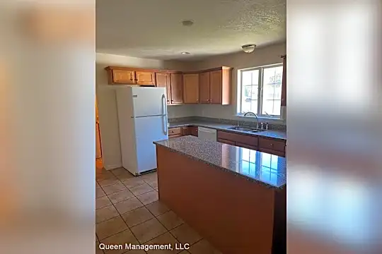 18 Westwood Dr Photo 2
