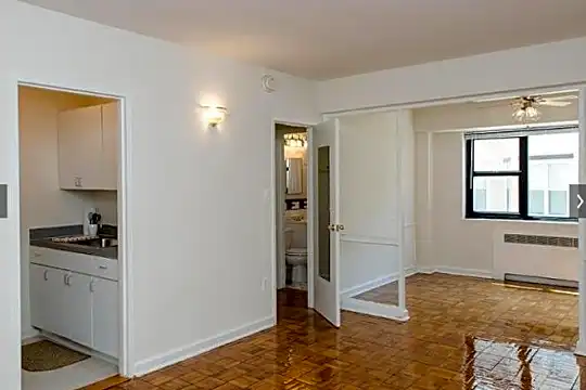 2420 16th St NW Photo 2