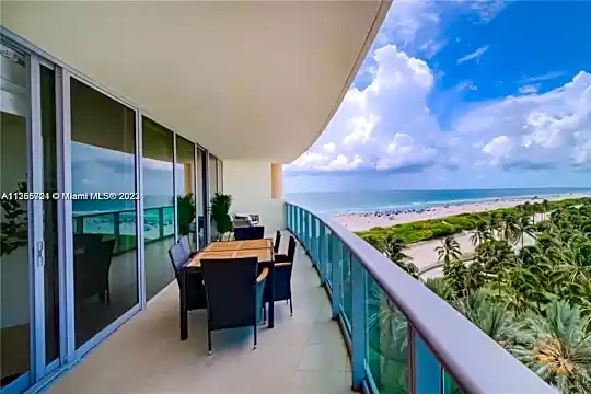 1455 Ocean Dr #902 Photo 2