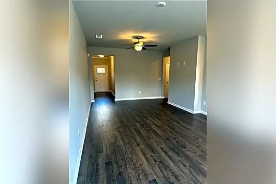 1190 Elyse Ln Photo 2