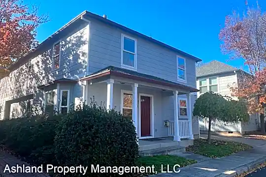 819 Blackberry Ln Photo 1