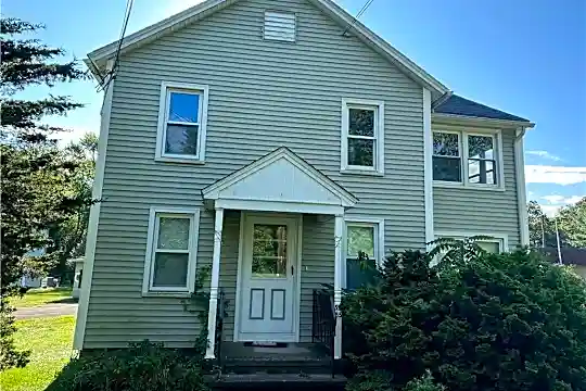 55 E Summer St Photo 1