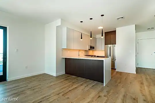 7 Sewall St Photo 1