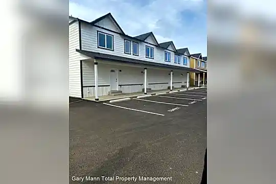 2805 W Marina Dr Photo 1