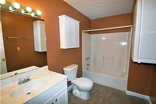 516 Pearl Ave Photo 2