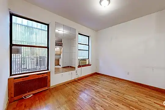 489 Columbus Ave #2-D Photo 2