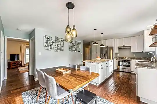 35 Miller Ave Photo 2