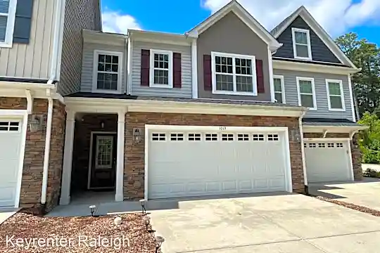 1019 Monmouth Loop Photo 2