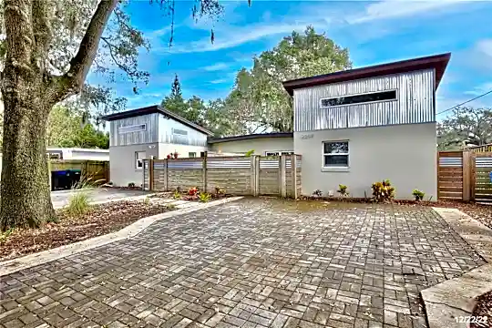 2307 S Mills Ave Photo 2