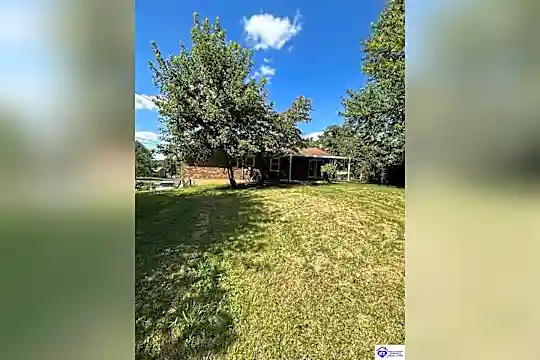 1015 Pawnee Dr Photo 2