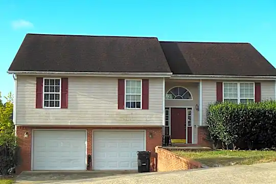 946 Fuller Glen Cir Photo 1