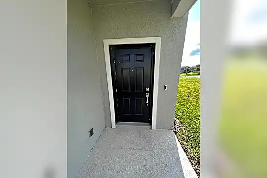 1399 Waverunner Ln Photo 2