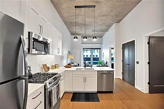 401 1st Ave NE #867 Photo 2