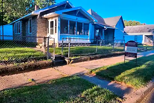 2329 3rd Ave Photo 2