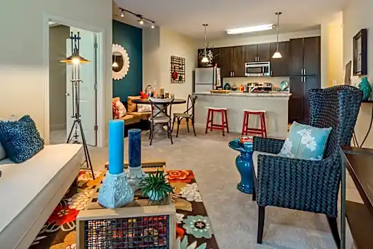 Promenade Pointe Photo 2