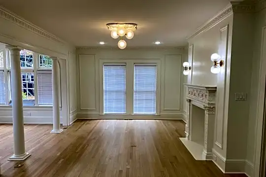 1173 Virginia Ave NE #1 Photo 1