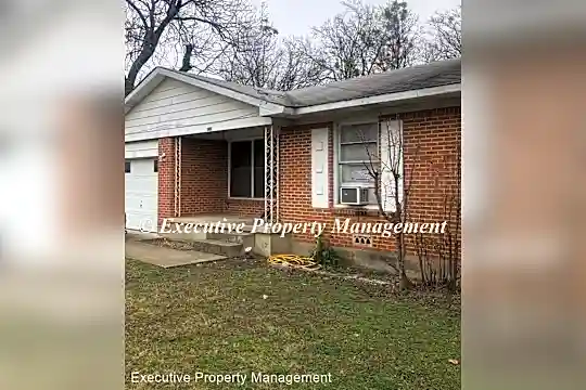 303 Veterans Ave Photo 1