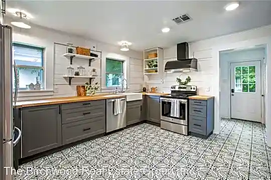 2501 Mitchell Ave Photo 1