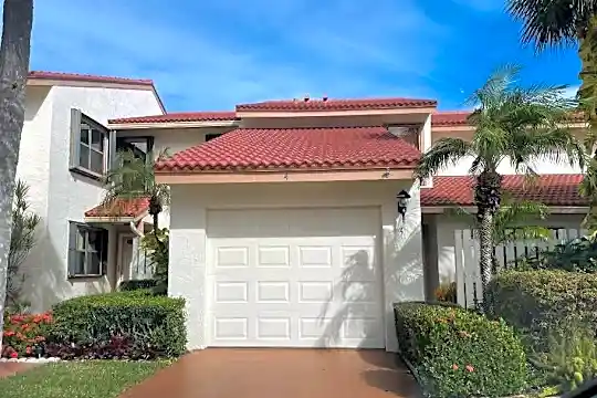 130 Palm Ave #4 Photo 2
