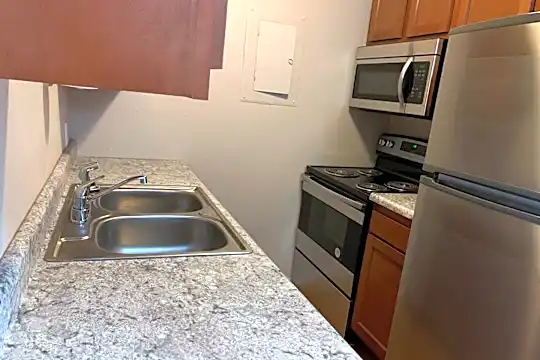 136 Bennett Ave Photo 1