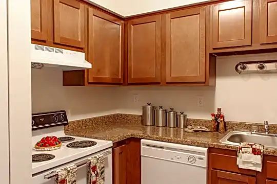 Peachtree Apartments Photo 2