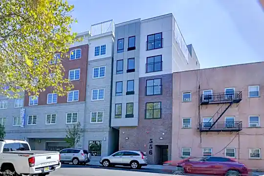 556 Market St Photo 2