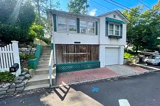 35 Youngs Hill Rd Photo 1