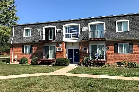 Falcon Crest Apartments Photo 1