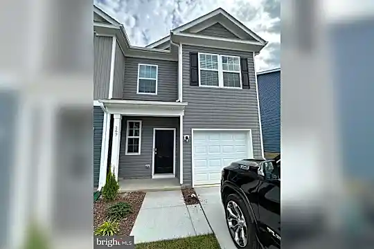 167 College Dr Photo 1