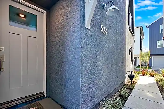 524 Caleigh Ln Photo 2