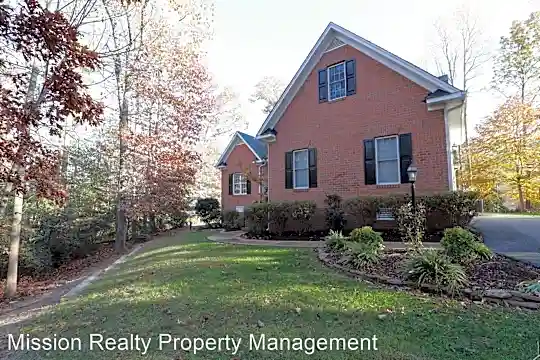 5290 Glenharbor Ln Photo 2