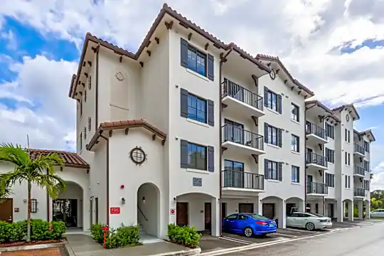 Azola West Palm Photo 2