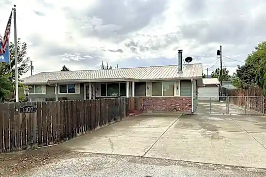 1107 Jane Ave Photo 1