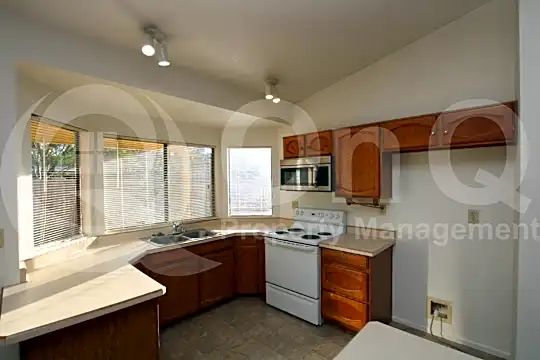 2325 West Gregg Drive Photo 2