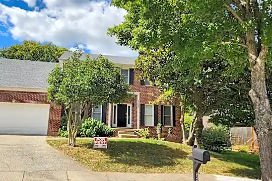 3305 Mallory Cir Photo 1